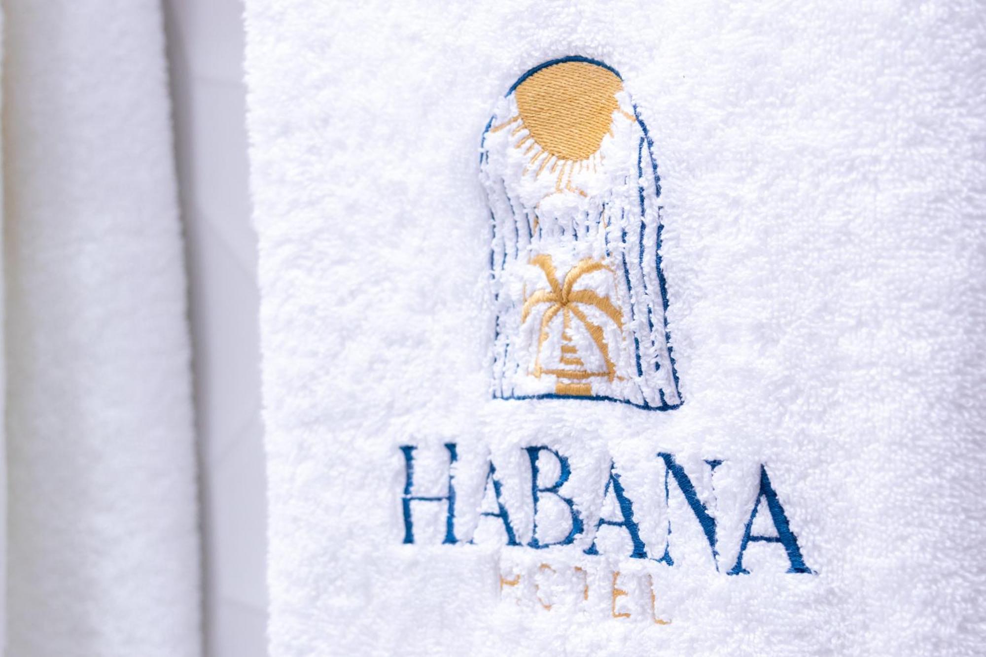 Habana Hotel Y Restaurante Higüey Buitenkant foto