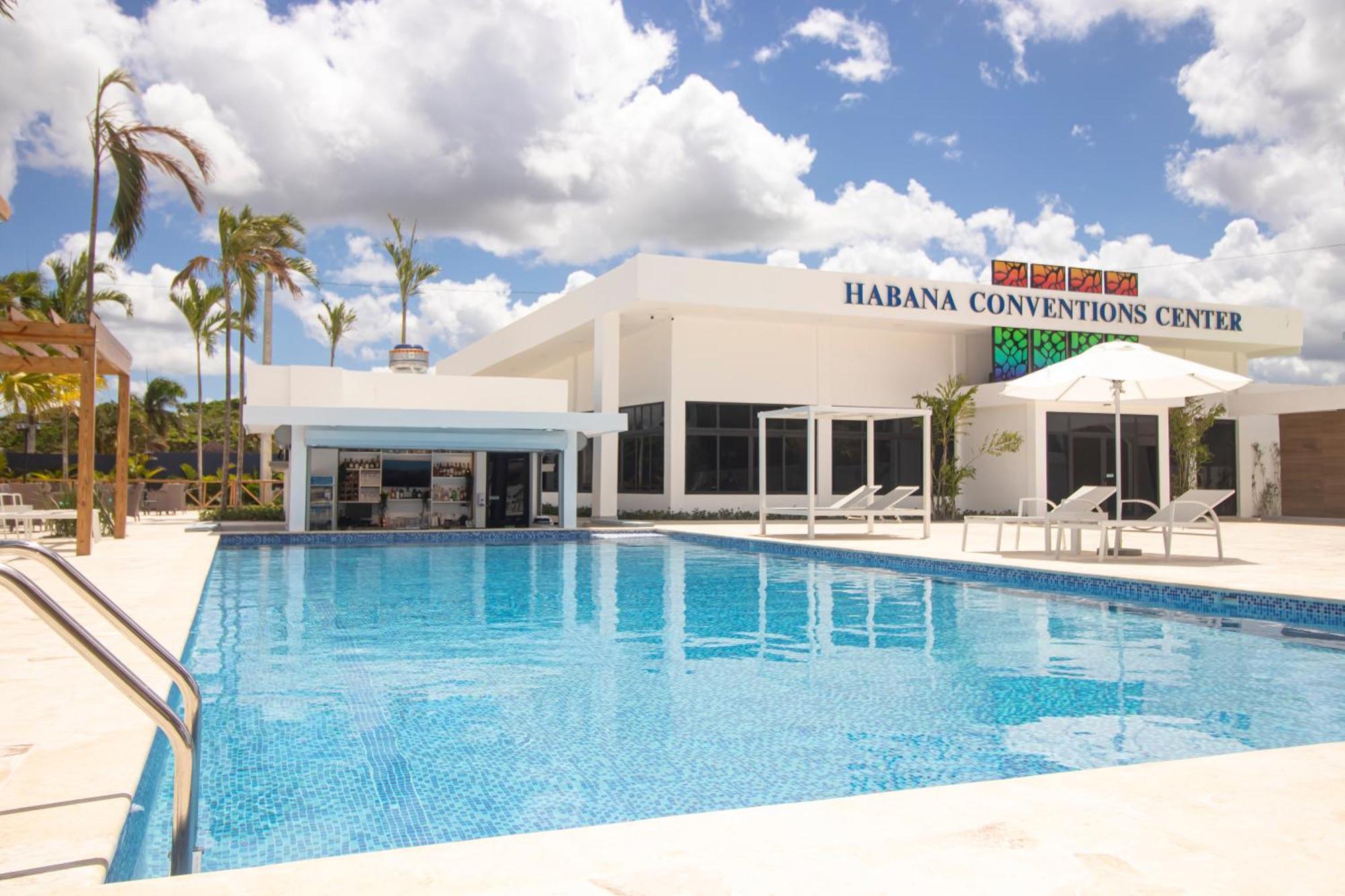 Habana Hotel Y Restaurante Higüey Buitenkant foto